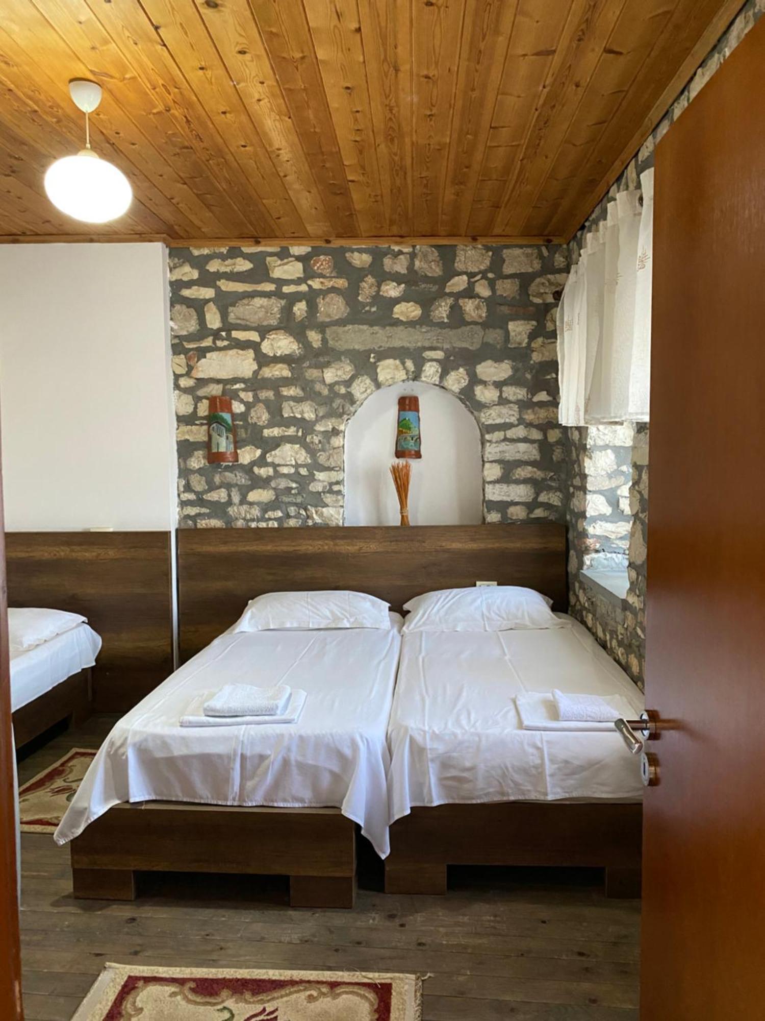 Aria Baci Guest House ベラト エクステリア 写真